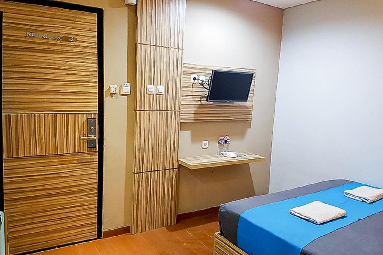 Hotel Jabusimo Syariah Redpartner Giacarta Esterno foto